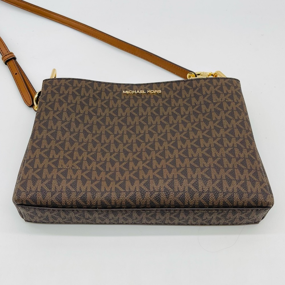 Michael Kors Trisha Medium Triple Compartment Xbody Bag Brown - Picture 10 of 10